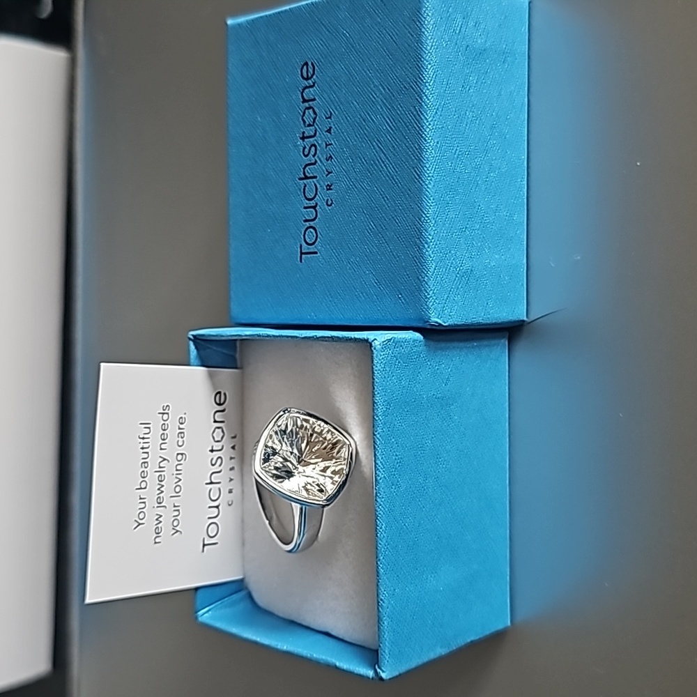 Touchstone Crystal Mystic Ring (sz 6)